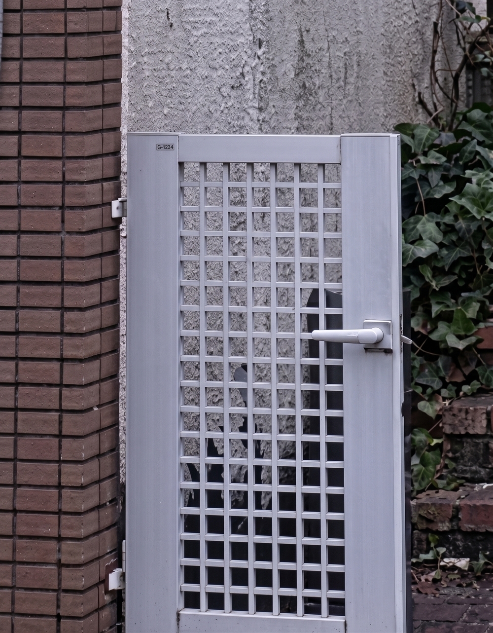 玄関先の門 リフレッシュ工事 神戸市垂水区小束山 塗装